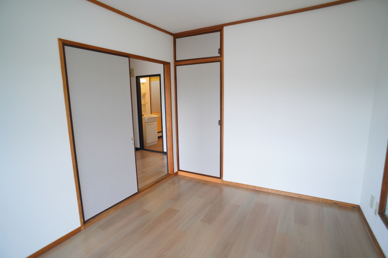 大奥マンションB棟の洋室