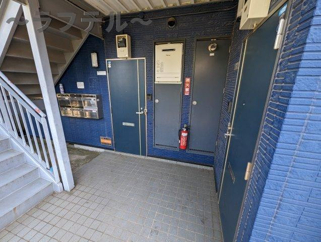所沢市大字山口のアパートのロビー
