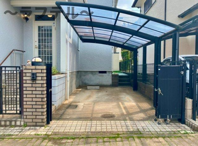 中富南戸建の駐車場