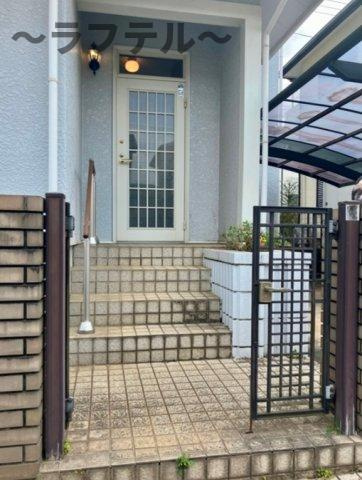 中富南戸建のエントランス