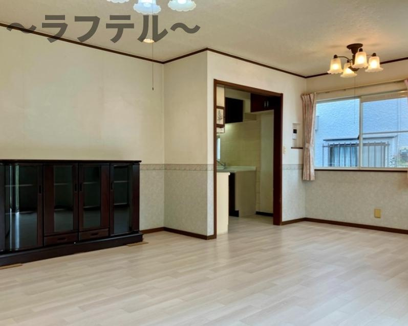 中富南戸建の居間・リビング