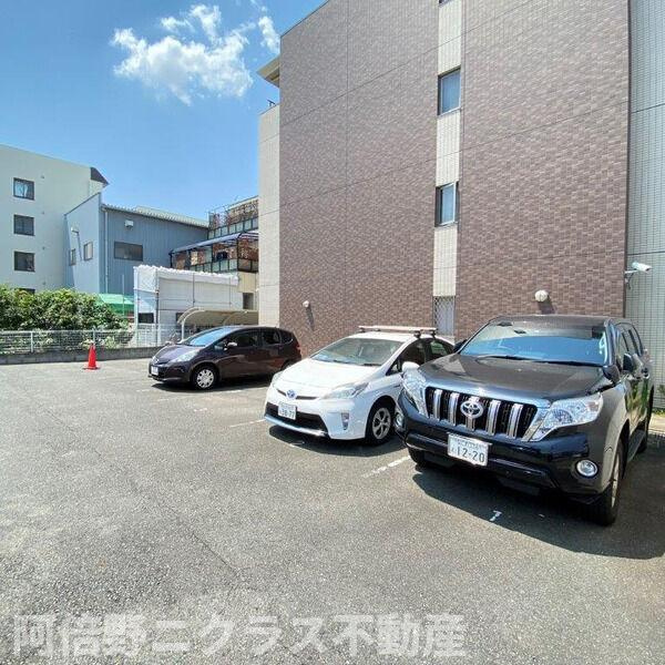 サンセール・ヴィラの駐車場