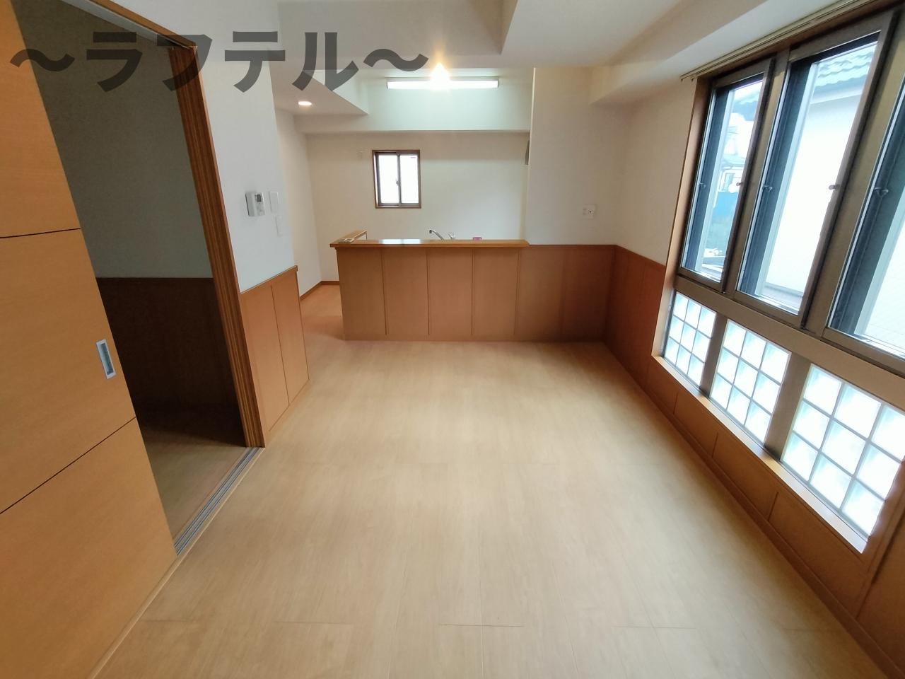 MK　SQUAREの居間・リビング|別部屋イメージ写真