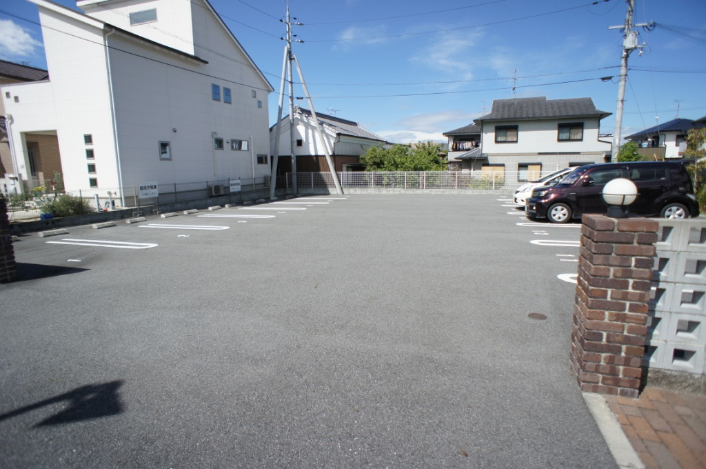 シュウメゾンＡの駐車場