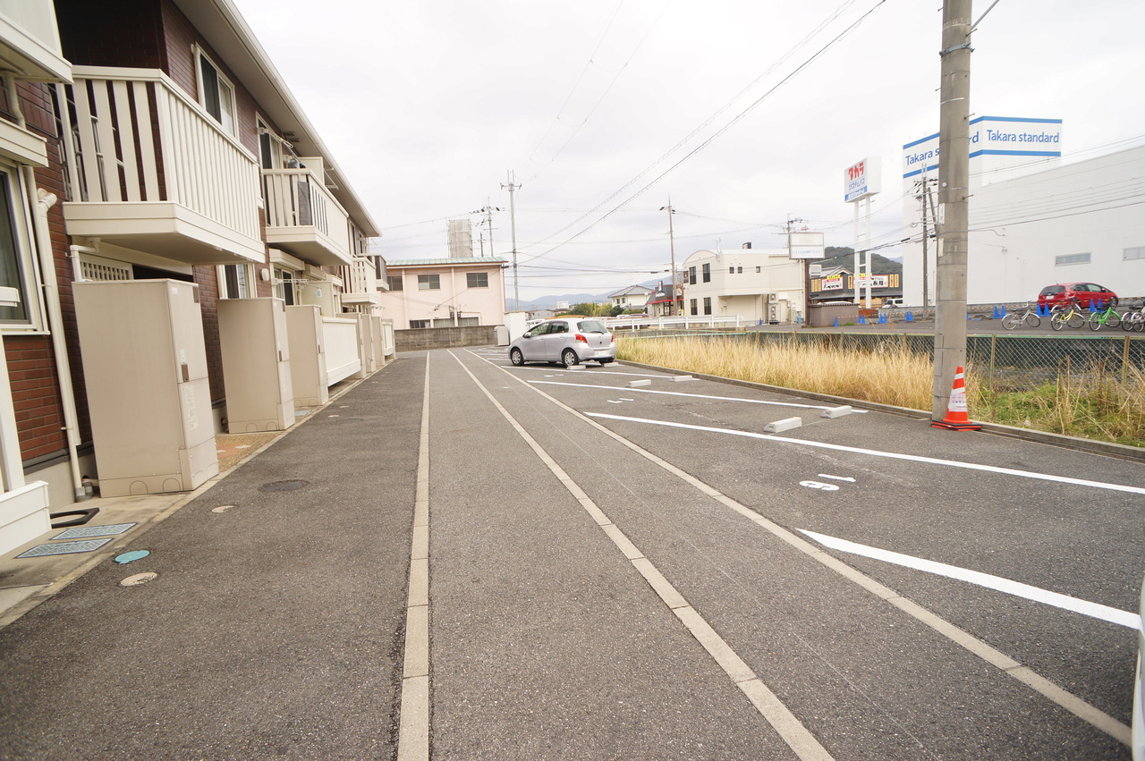 コーポまつかさの駐車場