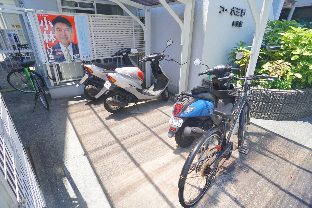 コーポ三和新大宮Ⅰ号館の駐車場