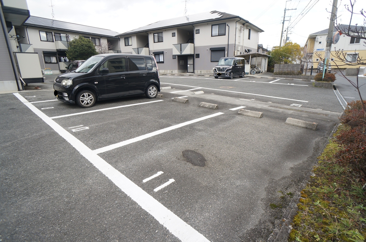 グリーンコートⅢの駐車場