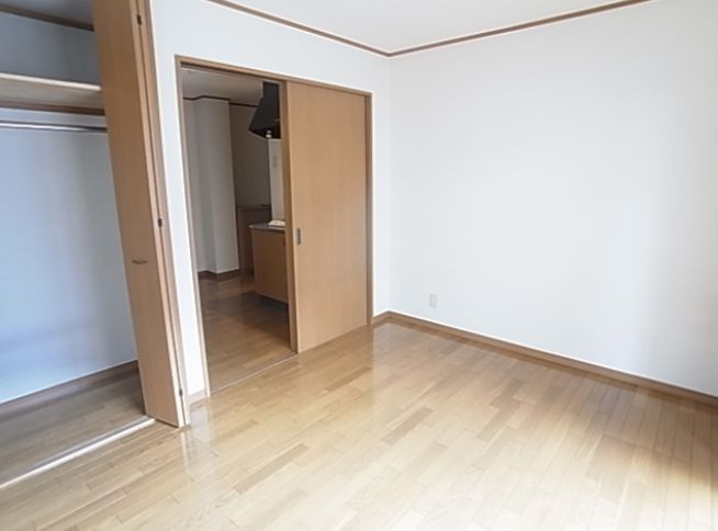 サンパティーク本町の洋室