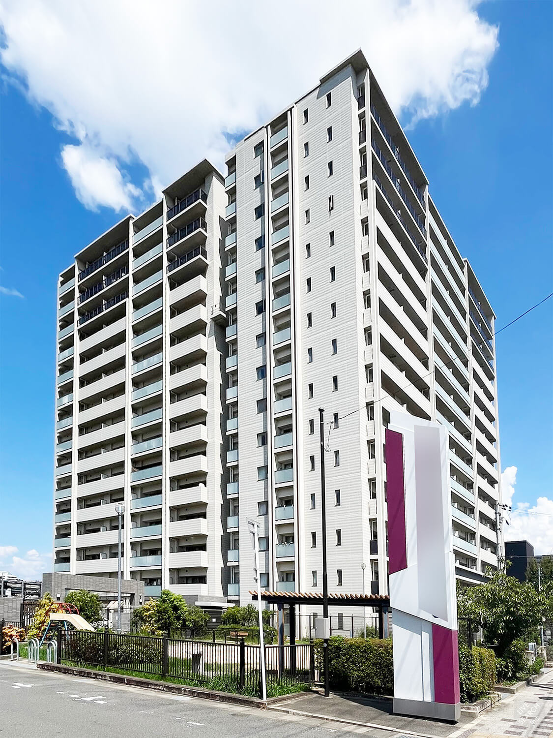 京都桂川つむぎの街マークスクエアの外観