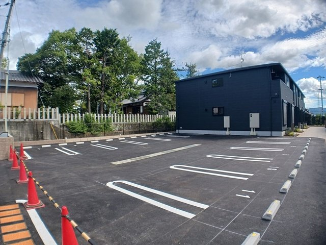 プロムナード　メゾン　Ｋの駐車場