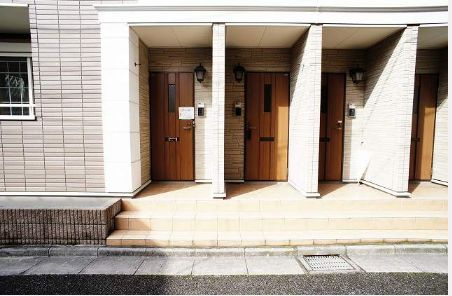 メゾン元町のエントランス