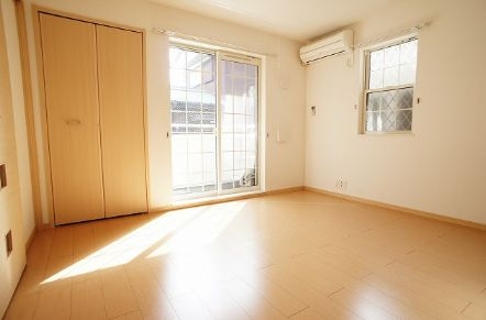 メゾン元町の居間・リビング