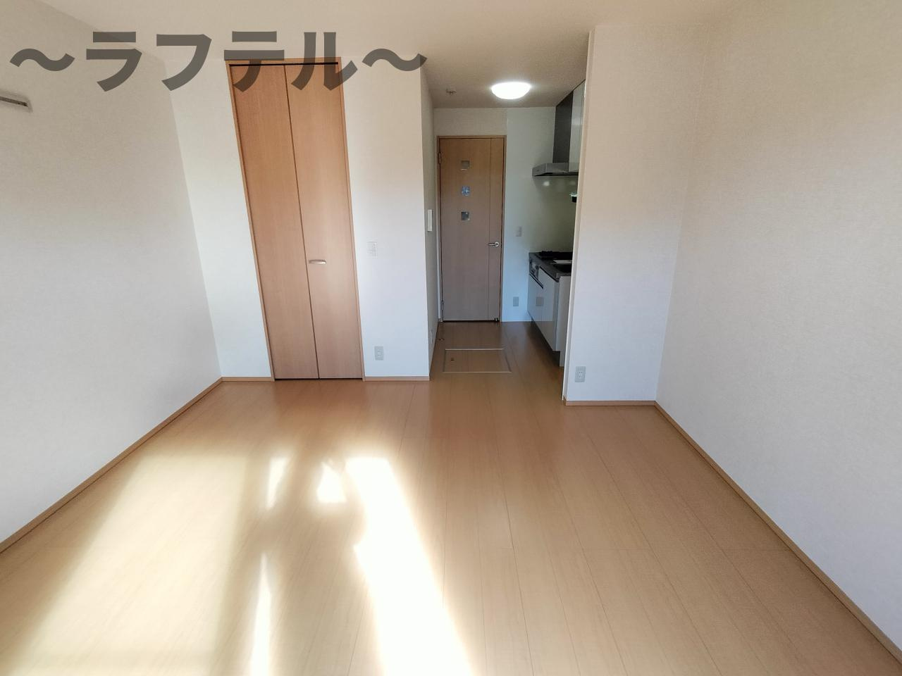 カメリア武蔵藤沢の洋室|別部屋イメージ写真