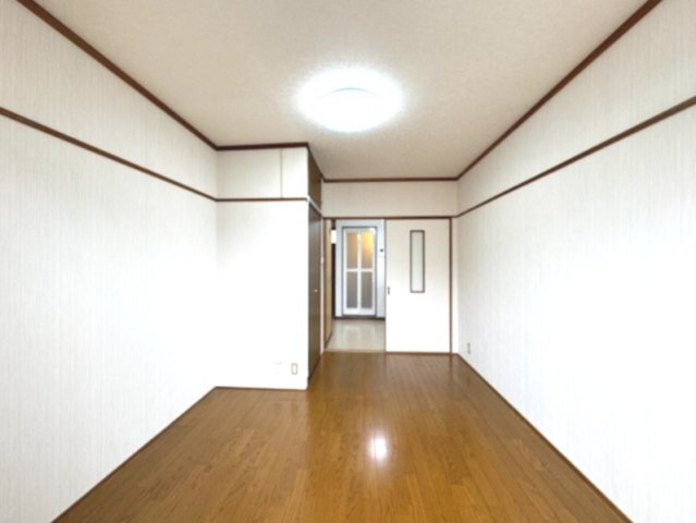 奈良市高畑町のアパートの洋室
