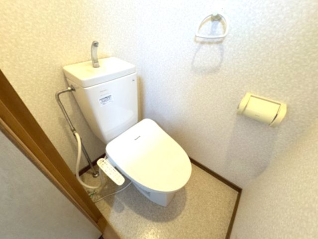 奈良市高畑町のアパートのトイレ