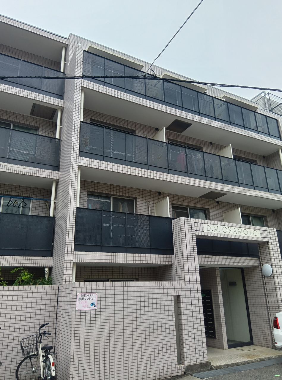 ダイドーメゾン岡本の外観