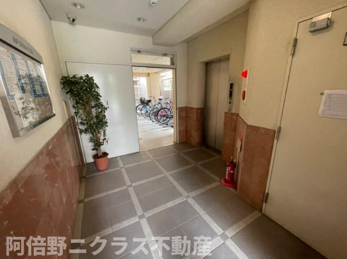 美章園メゾン寿のロビー