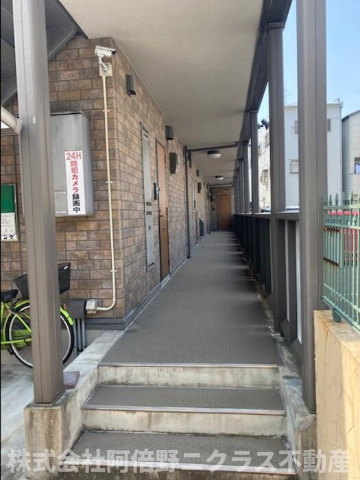 ＣＯＺＹ岸里のエントランス