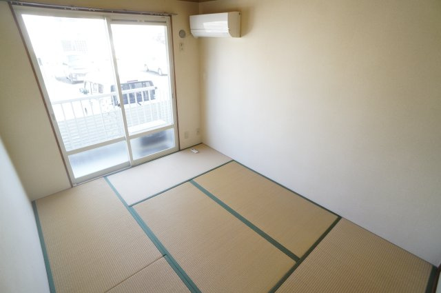 サザンヒル三郷の和室