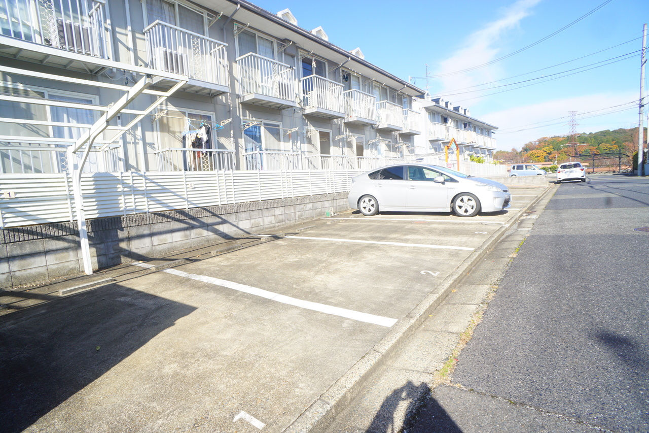 サザンヒル三郷の駐車場