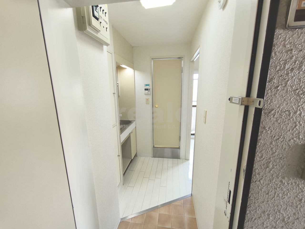 杉並区上荻４丁目の賃貸マンションの玄関