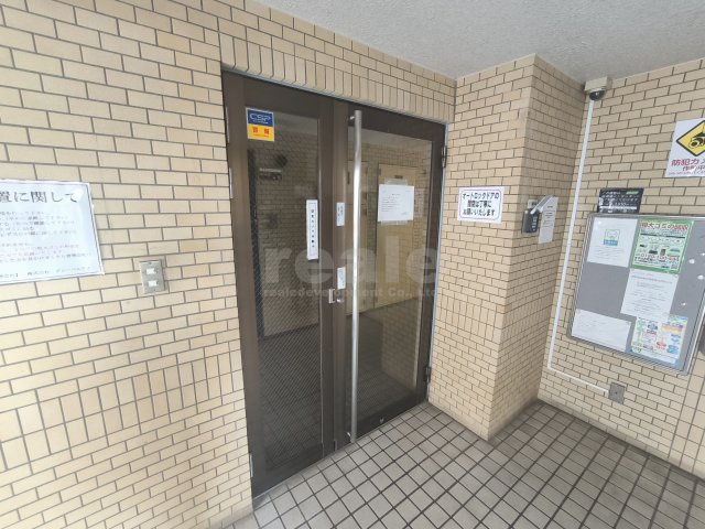杉並区上荻４丁目の賃貸マンションのエントランス