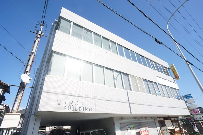 丹下ビルの外観