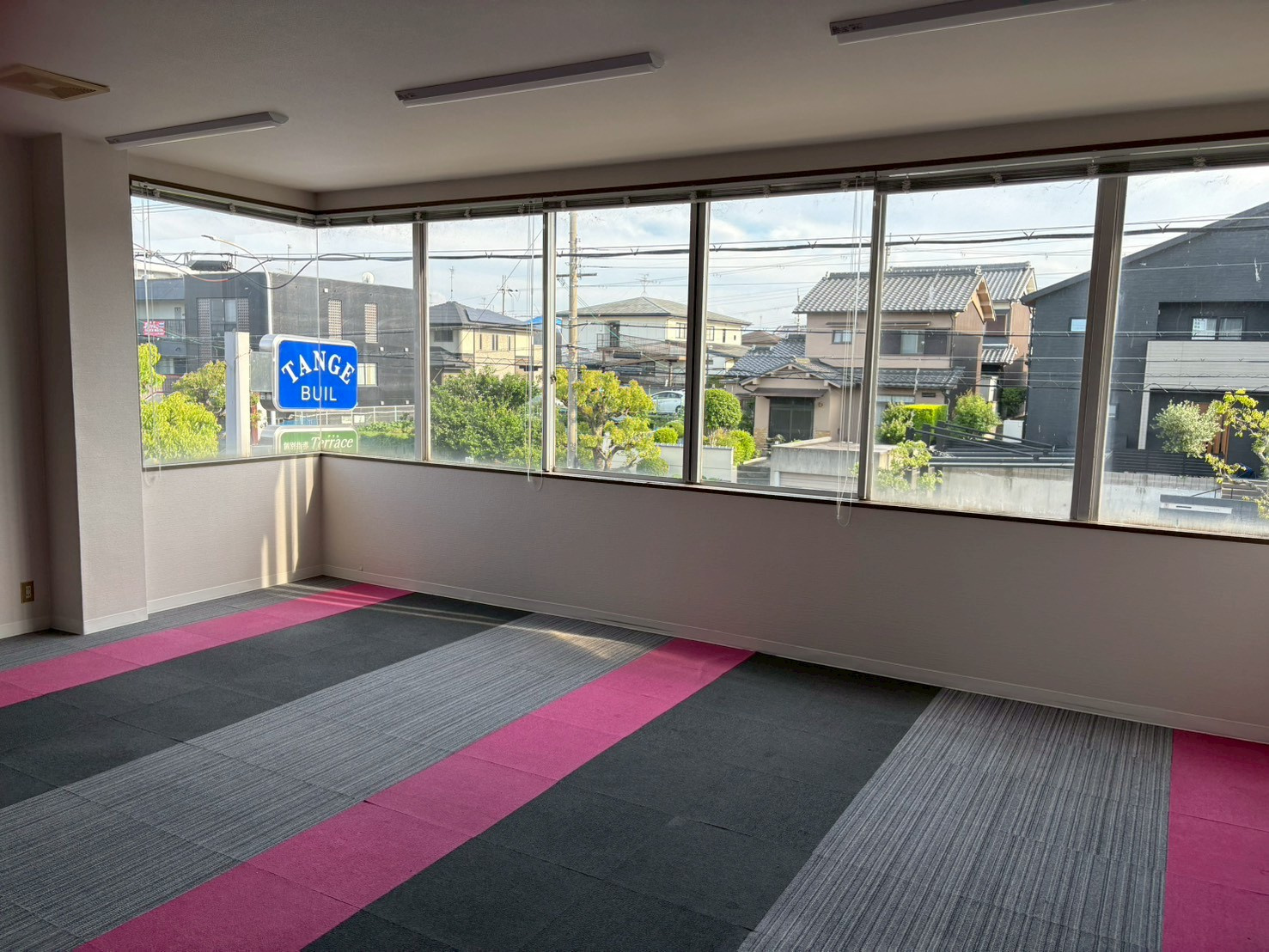丹下ビルのロビー