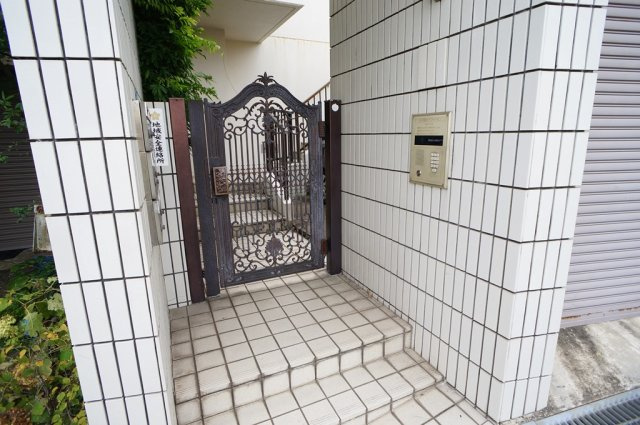 ＧＭ１ビルのエントランス