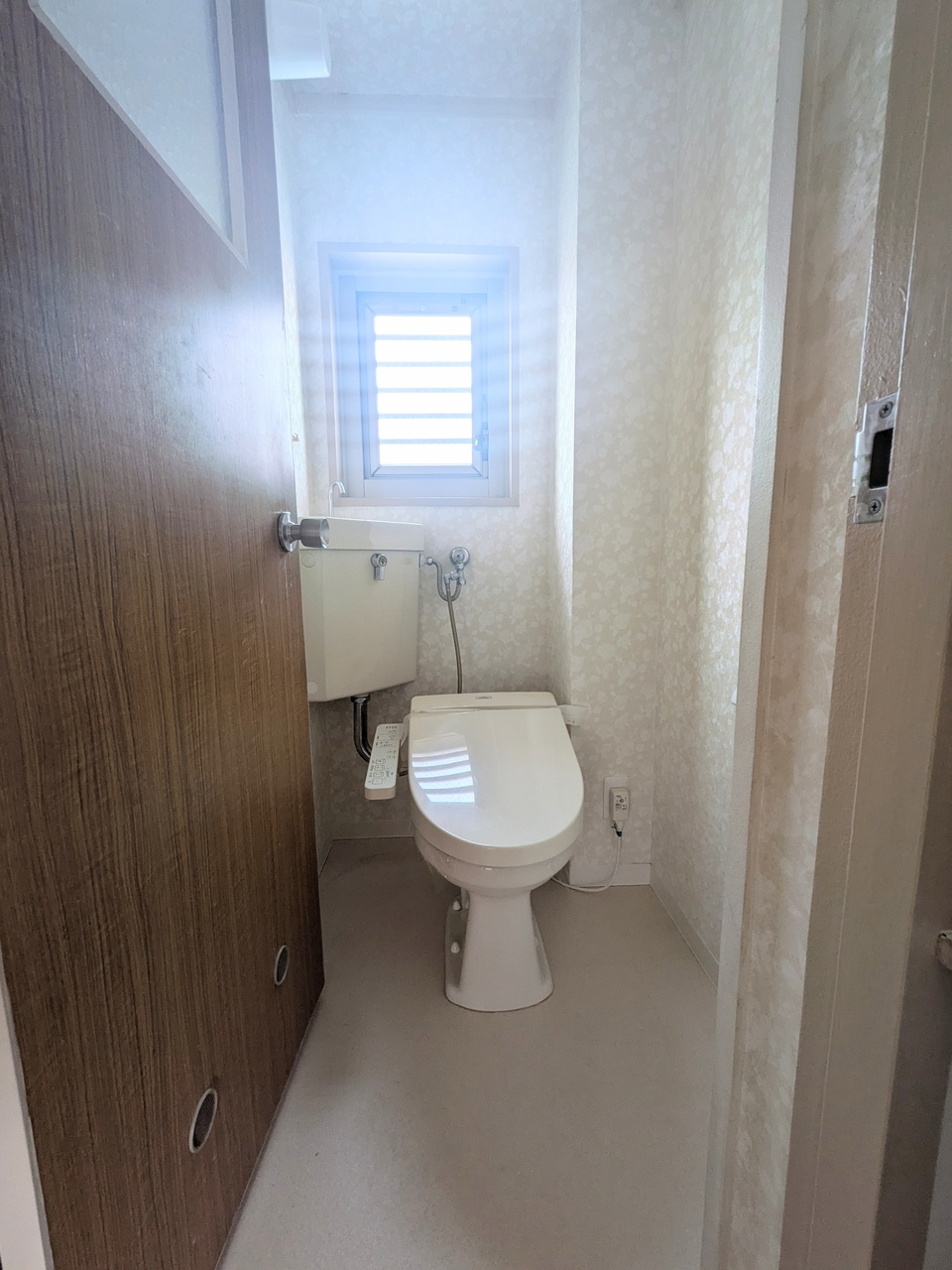 渦ヶ森コーポ10号館のトイレ|温水洗浄便座付きのトイレです。