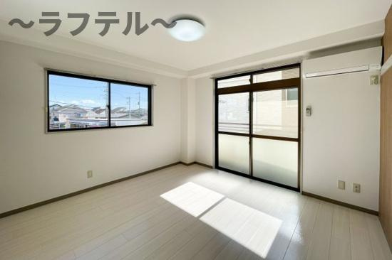 イーストヒルズ所沢の居間・リビング|別部屋イメージ写真