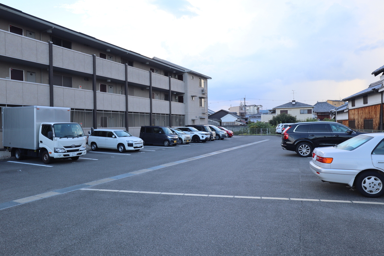 Ｌａ　ｌｕｃｅ　小泉（ラ　ルーチェ）の駐車場