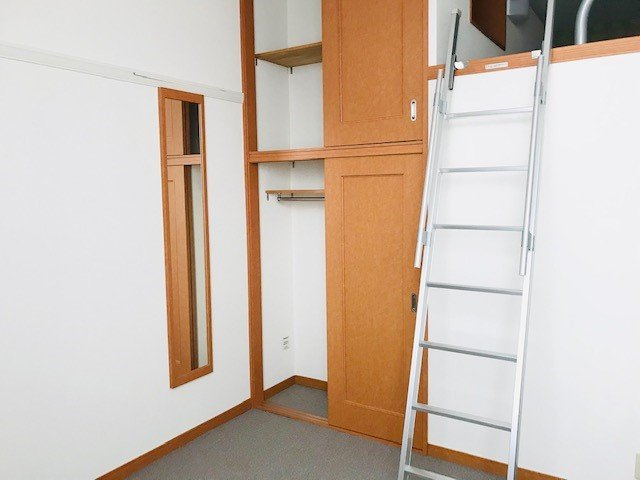 レオパレスササ井の内装|明るい室内です