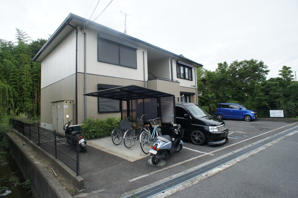 ドルフ筒井（郡山）のエントランス