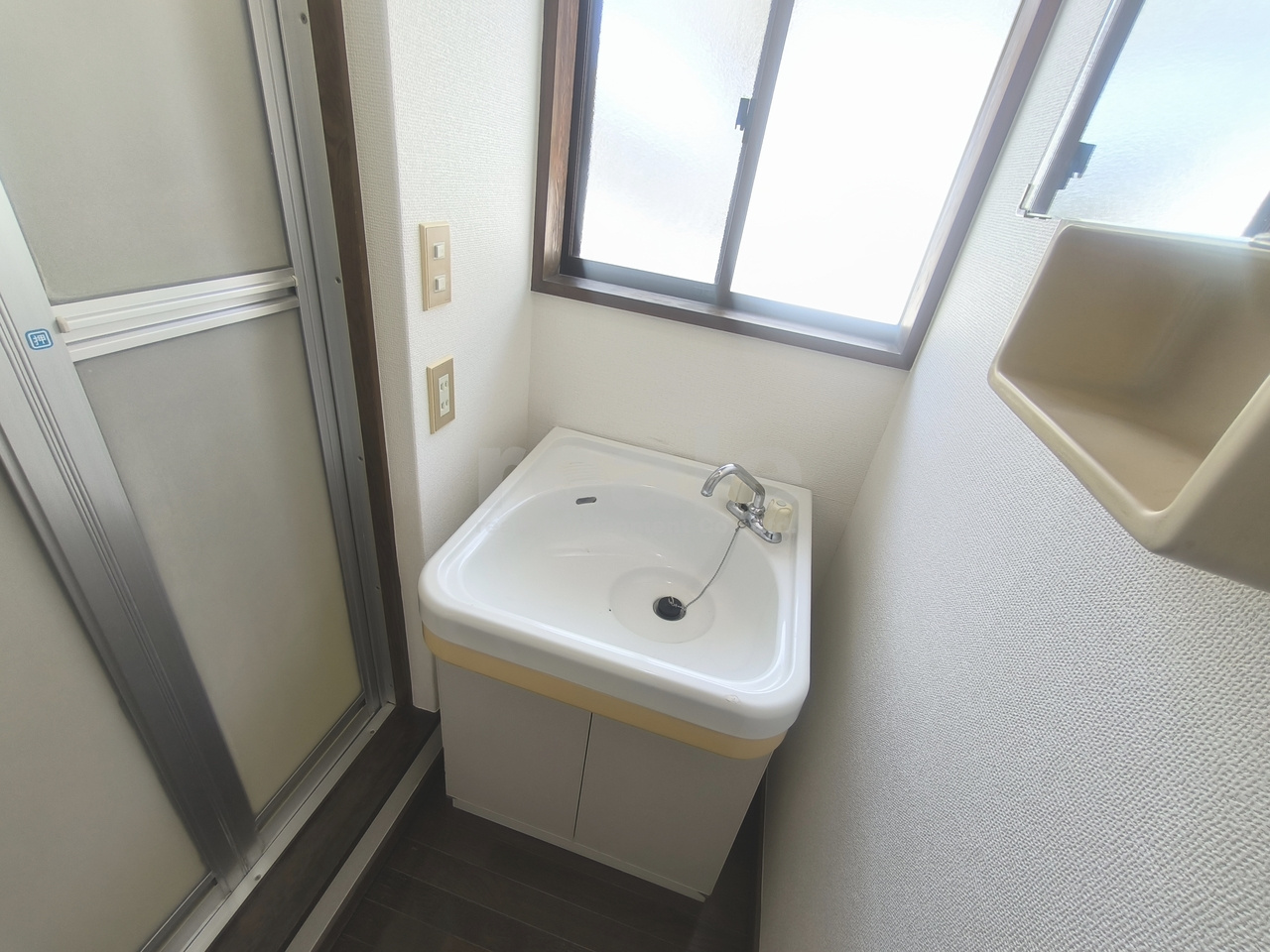 練馬区関町南３丁目のアパートの洗面所