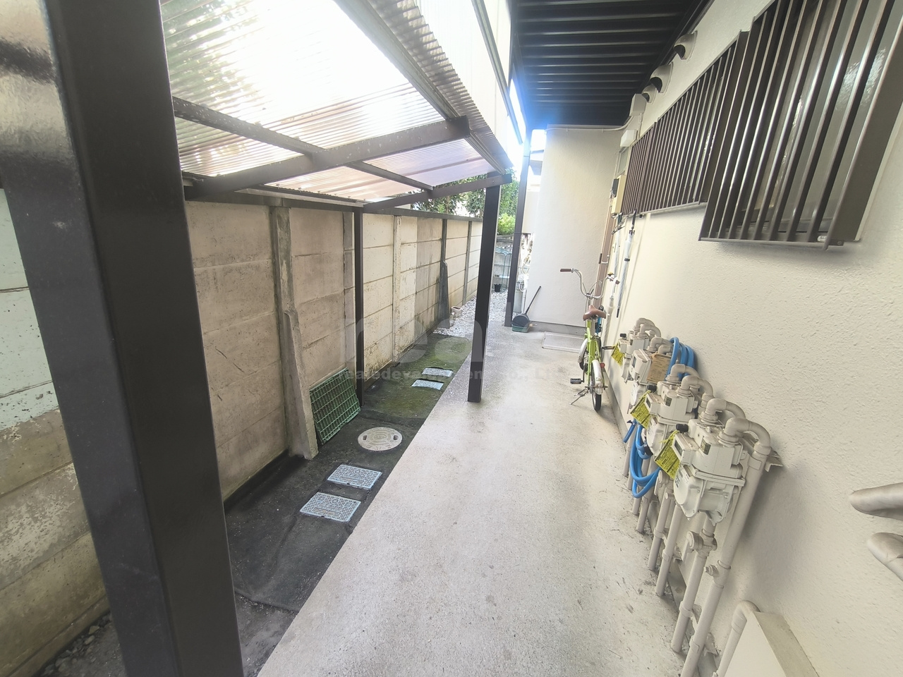 練馬区関町南３丁目のアパートのエントランス