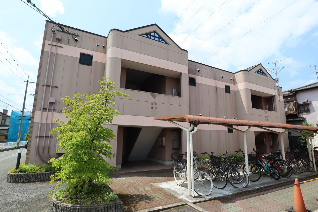 シャンクレール壱番館の外観