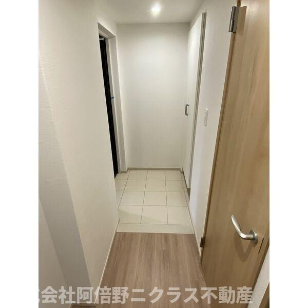 ブルーノ北畠の玄関|内装は別部屋の参考写真です。