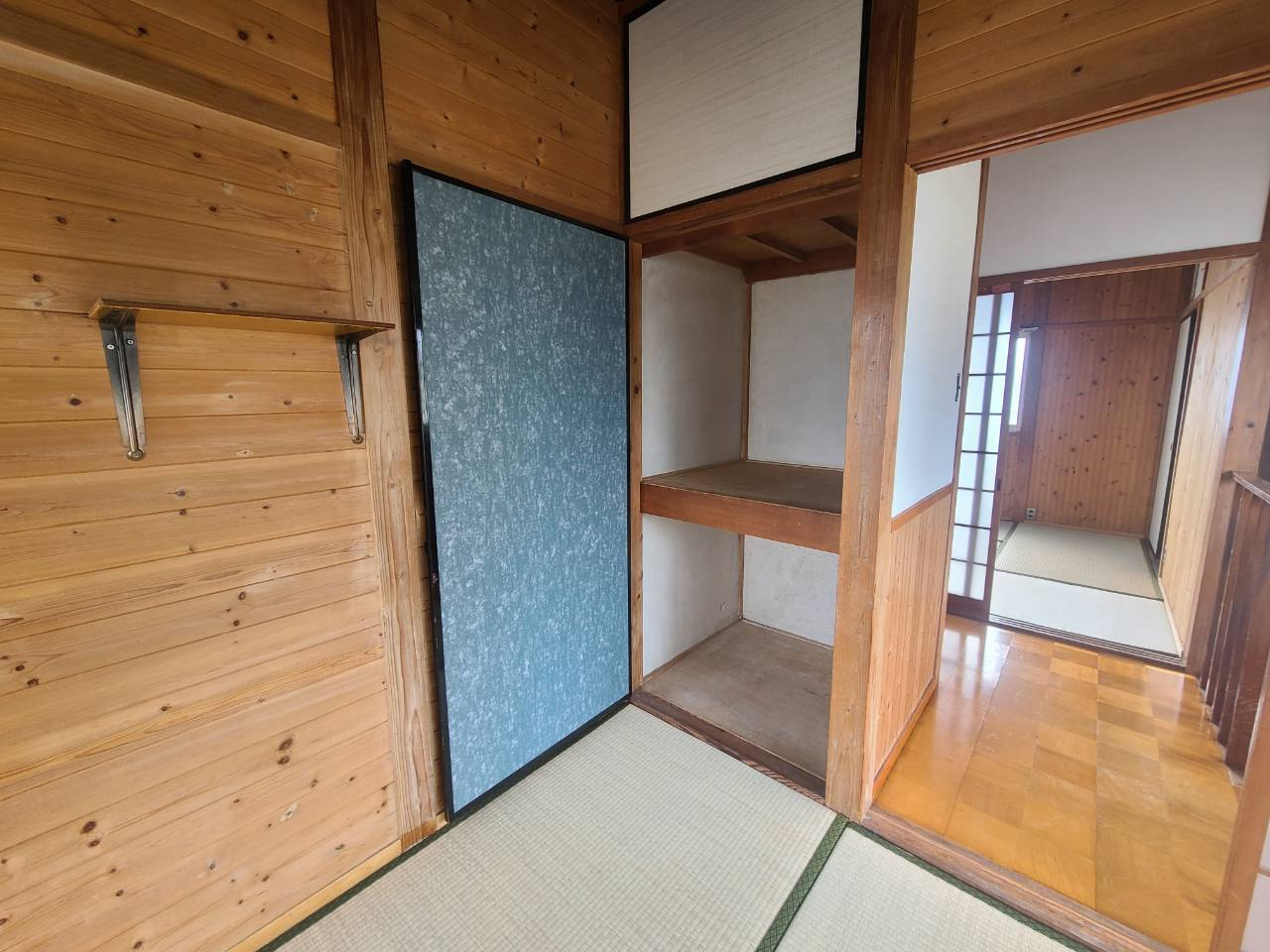 七条１丁目戸建の収納