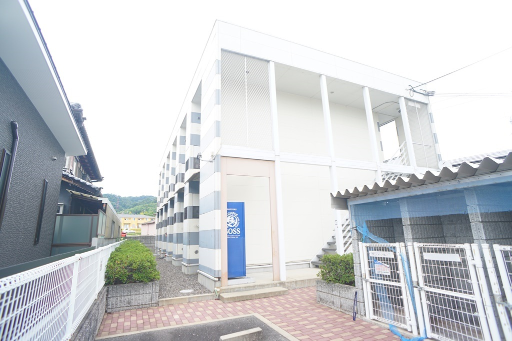 レオパレスＢＩＧＲＩＶＥＲのエントランス