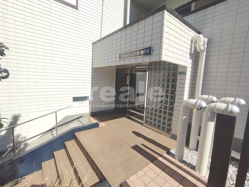 練馬区関町南２丁目の賃貸マンションのエントランス