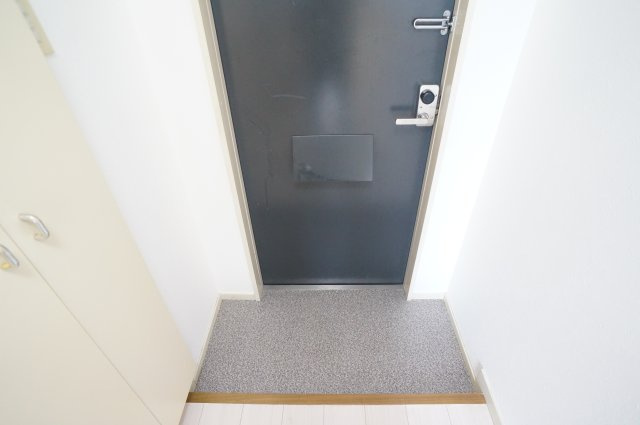 法蓮町第３マンションの玄関