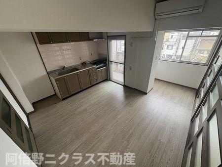 プレシャスUSの居間・リビング