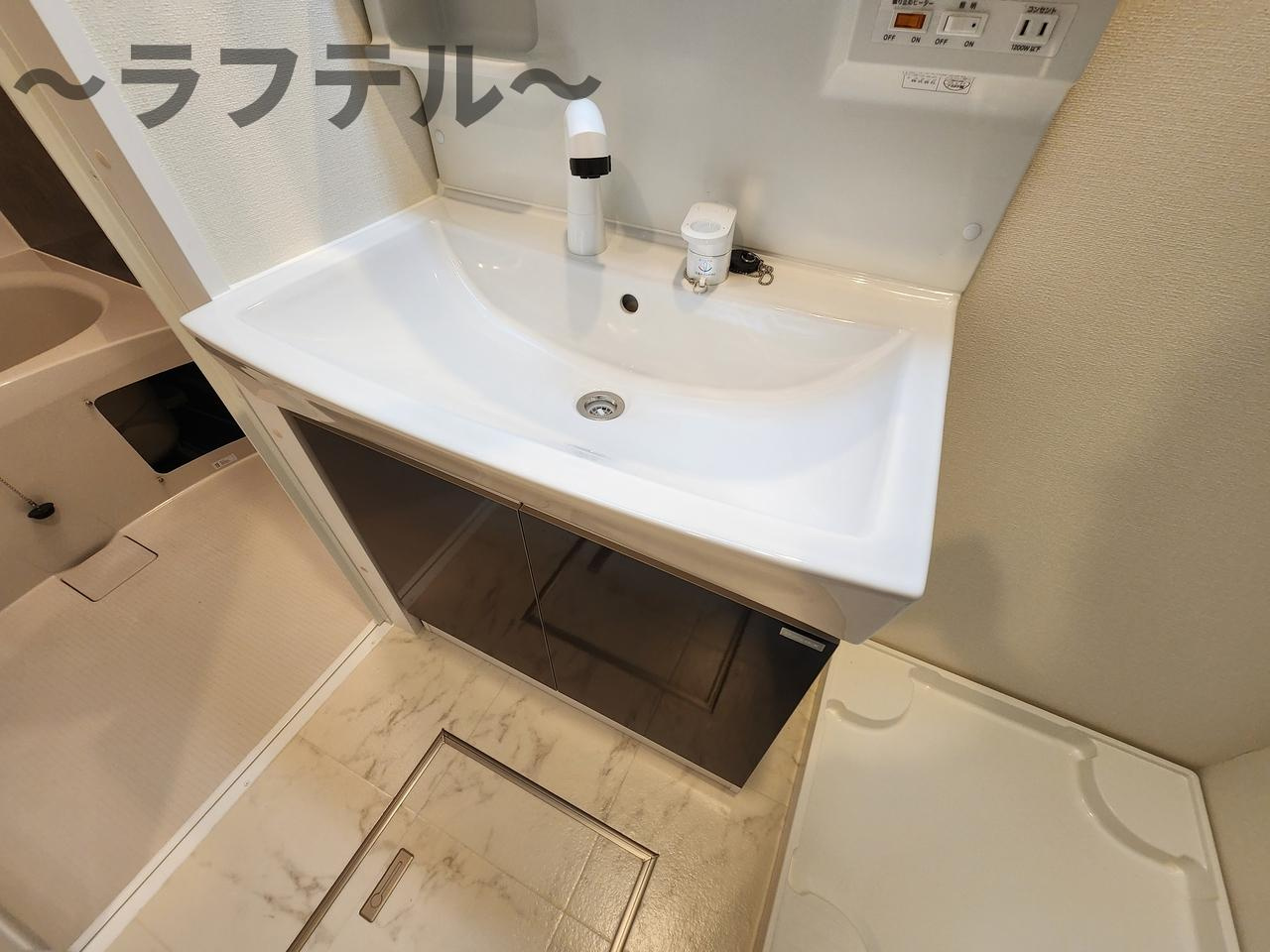 サウダージの独立洗面台|別部屋イメージ写真