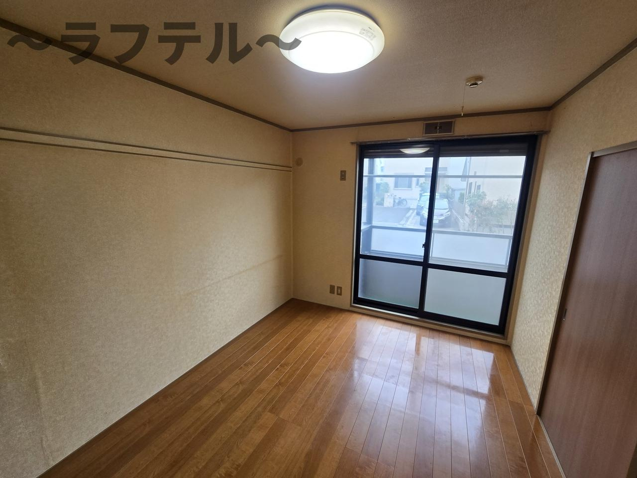 サンハイツの洋室
