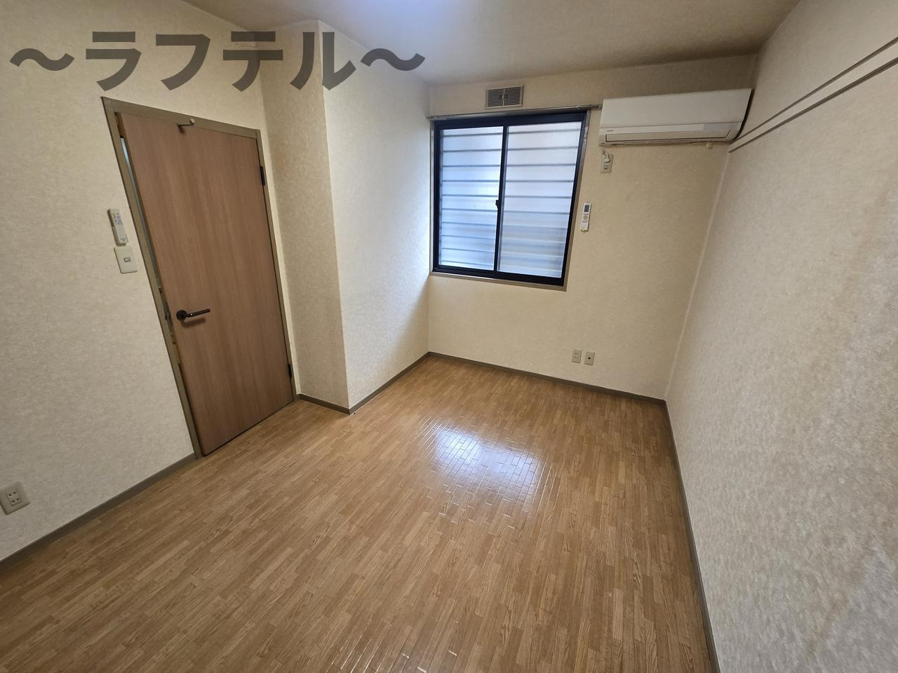サンハイツの洋室