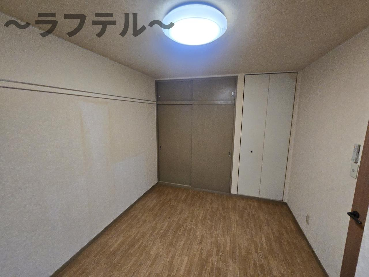 サンハイツの洋室