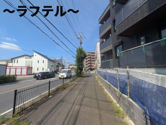 プレシュー航空公園の周辺