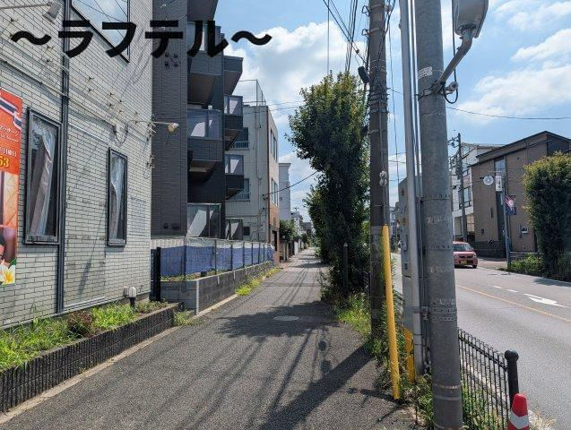 プレシュー航空公園の周辺