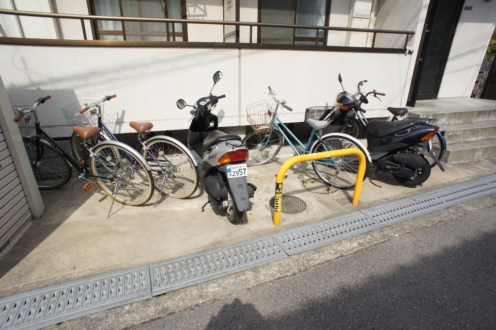 ヴェルディ王寺の駐車場